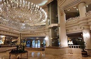 لابی هتل قصر طلایی مشهد 